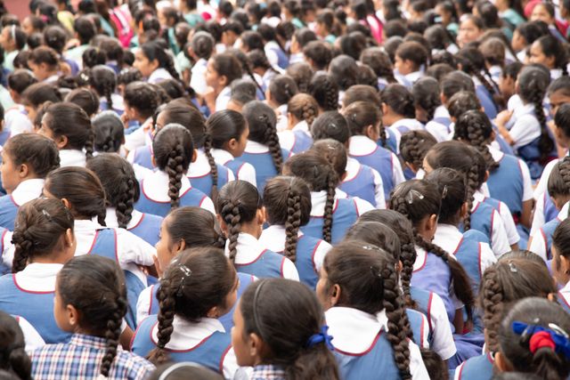 Teaching Large Classes of ESL Students